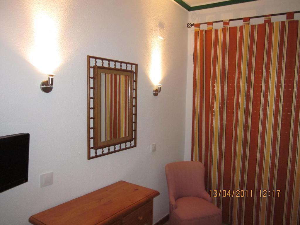 Hotel San Vicente - Centro Playa Кониль-де-ла-Фронтера Номер фото