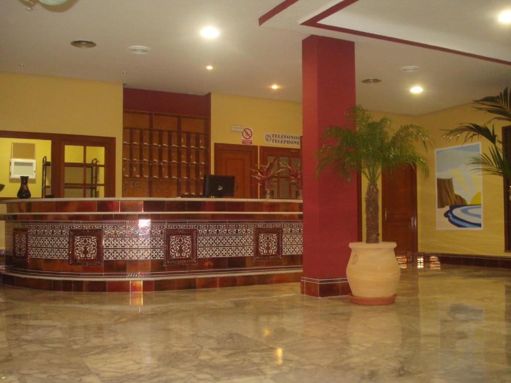 Hotel San Vicente - Centro Playa Кониль-де-ла-Фронтера Экстерьер фото