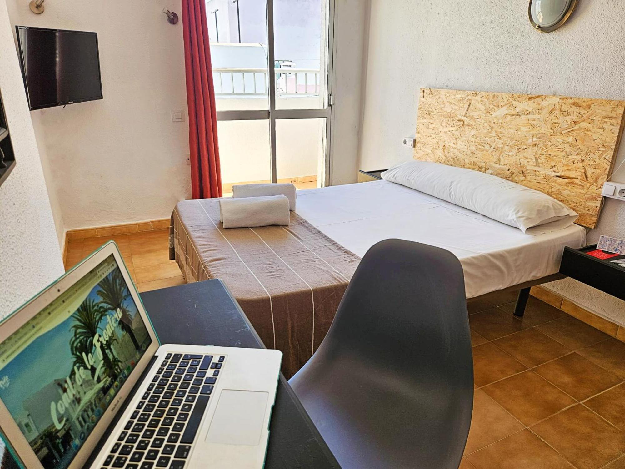 Hotel San Vicente - Centro Playa Кониль-де-ла-Фронтера Экстерьер фото