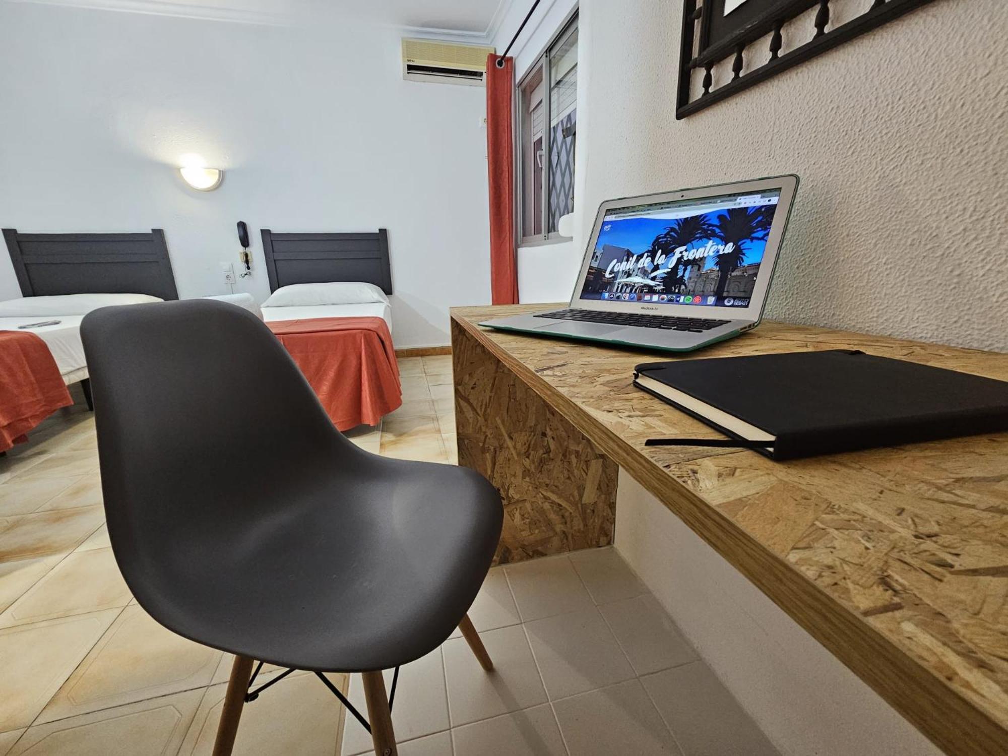 Hotel San Vicente - Centro Playa Кониль-де-ла-Фронтера Экстерьер фото