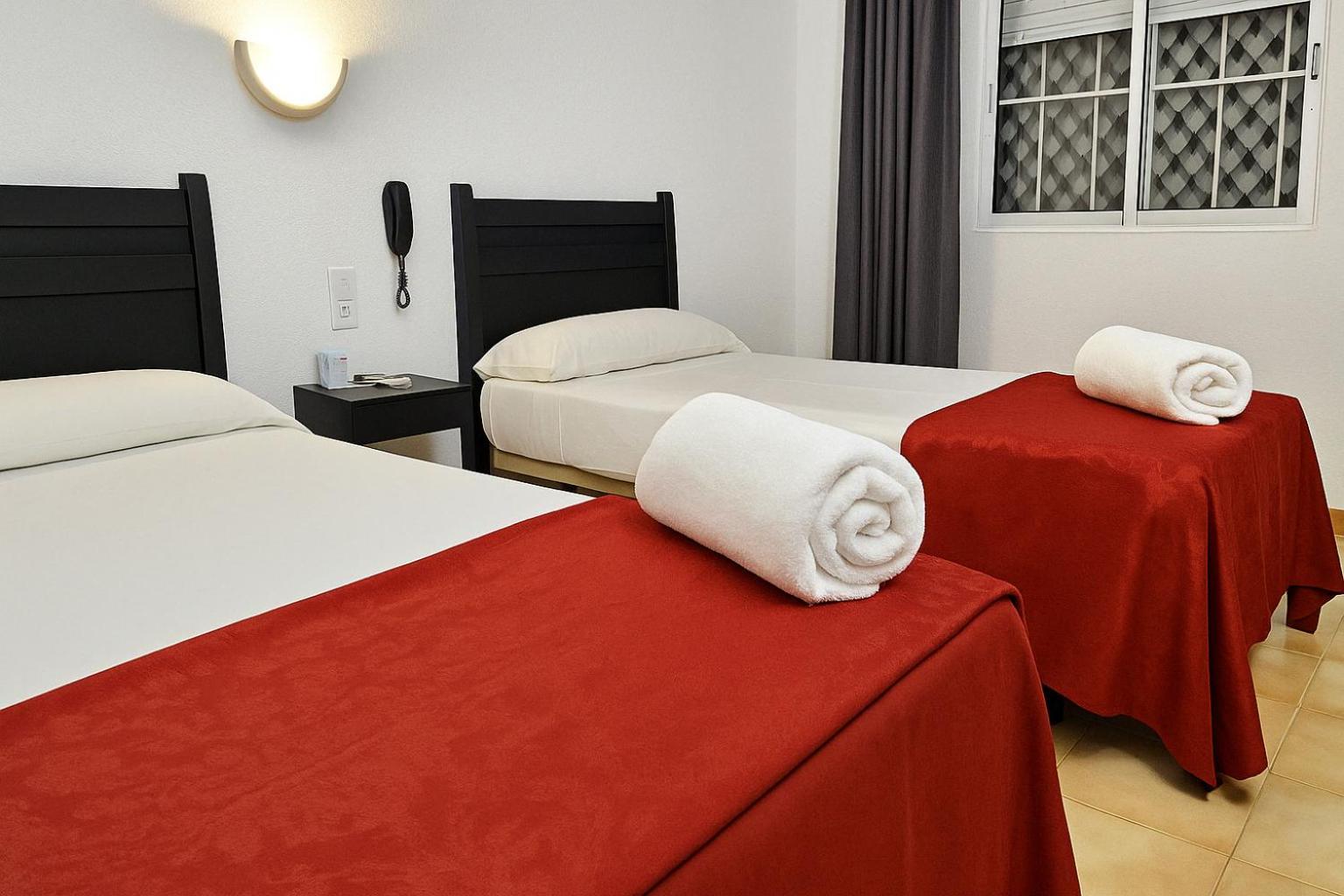 Hotel San Vicente - Centro Playa Кониль-де-ла-Фронтера Экстерьер фото