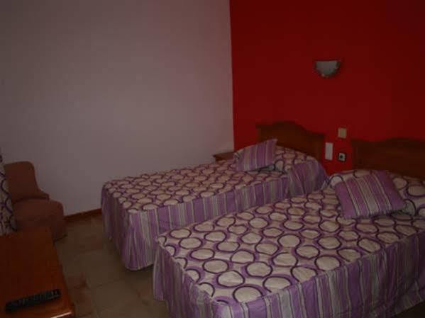 Hotel San Vicente - Centro Playa Кониль-де-ла-Фронтера Экстерьер фото